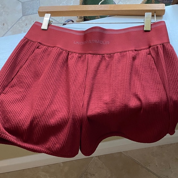 UNDER ARMOUR Journey Ribbed Shorts - Picture 2 of 14